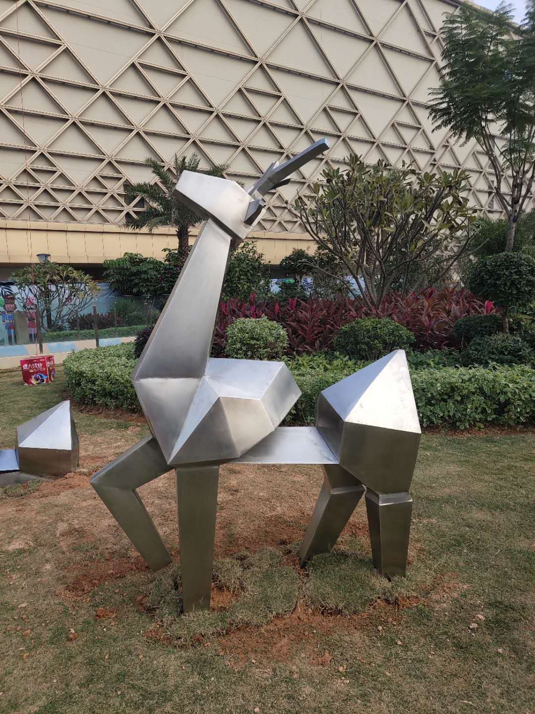 不锈钢雕塑-艺术鹿