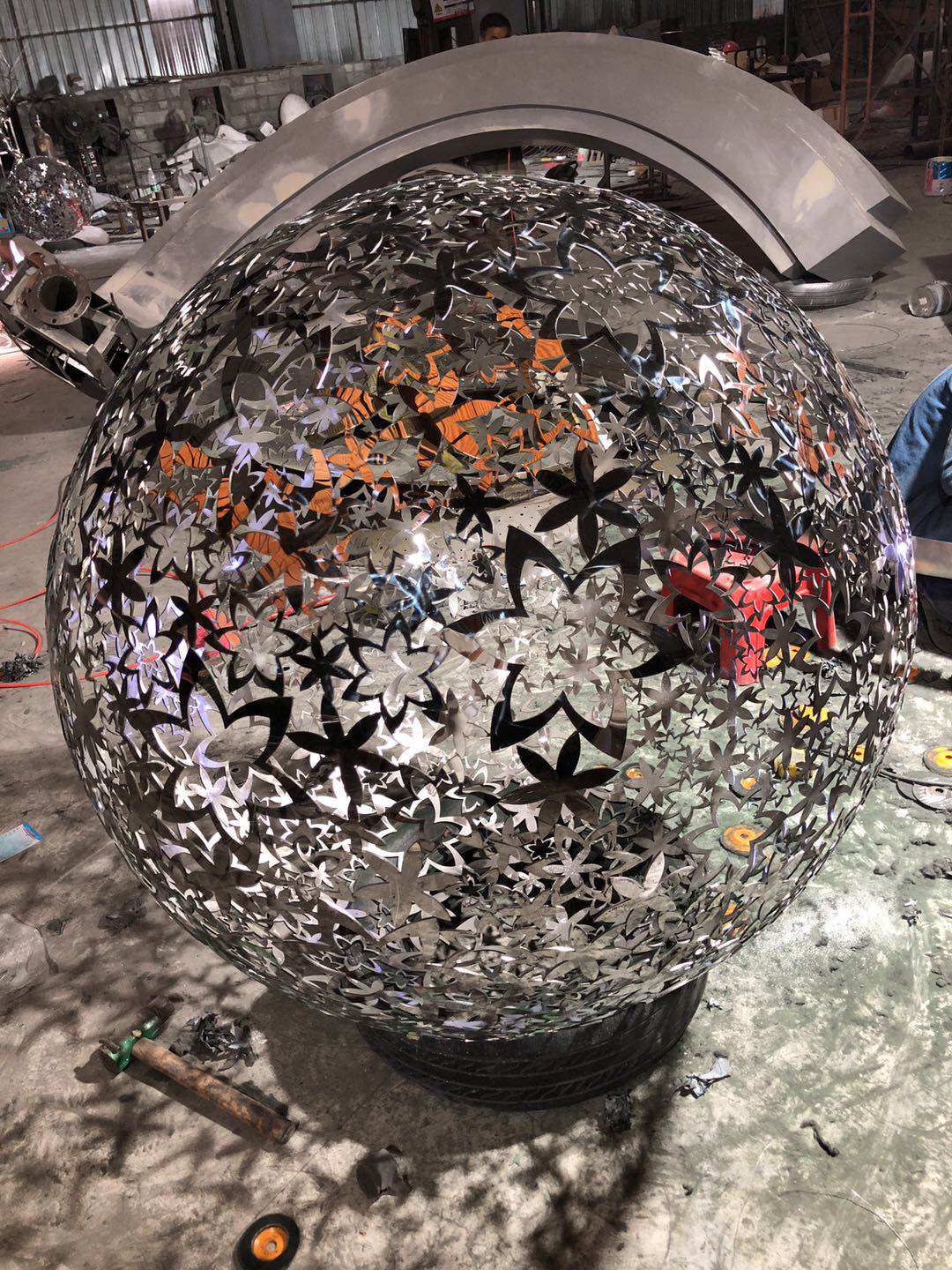不锈钢镂空圆球小品雕刻 售楼处景观金属工程