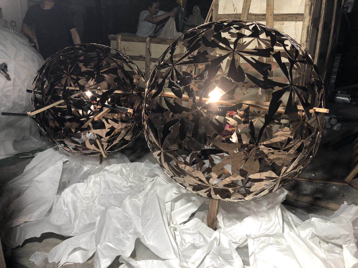 不锈钢镂空圆球雕刻 景观工程