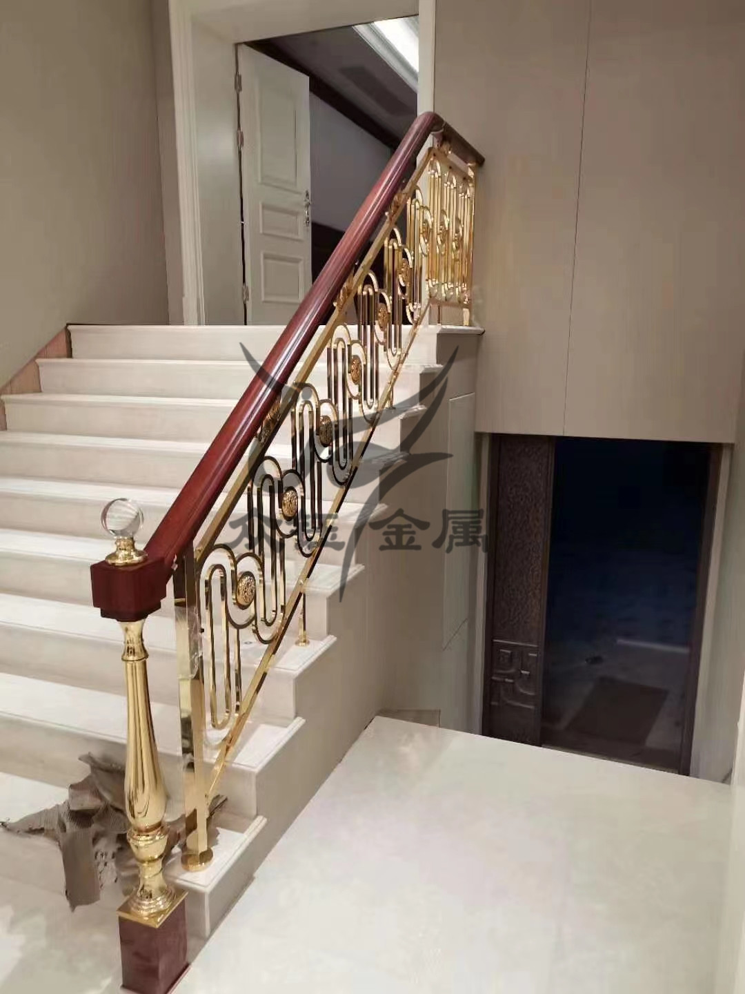 新中式镀金铝艺楼梯护栏